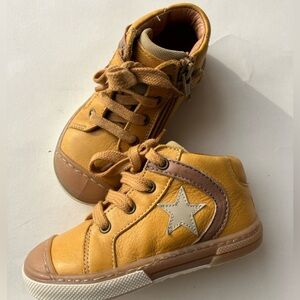 Kids High-Top Bisgaard European Sneakers with Star Design Leather Size 23